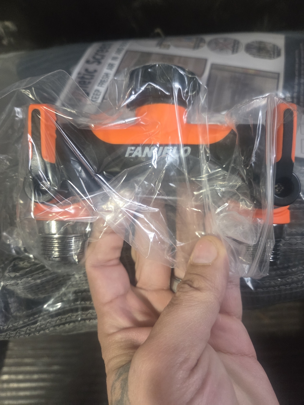 FANWELO Orange and Black Garden Hose Y-Splitter